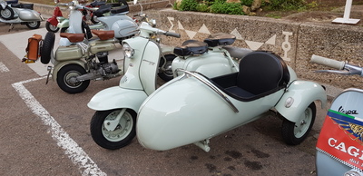 Nella collezione esposta anche questo modello di Lambretta con sidecar "standard" per scooter, prodotto dal 1955 con ruote da 10''