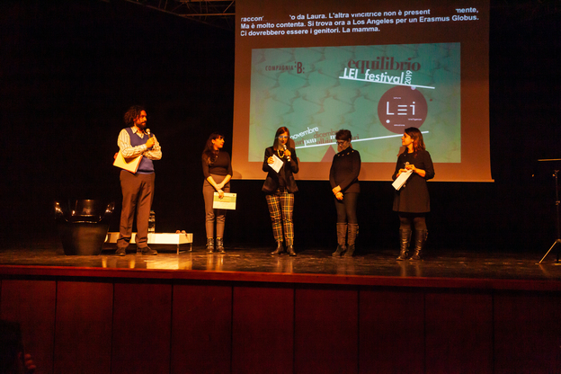 VoceVersa, sul palco del Massimo emozione alle stelle per la consegna dei premi alle vincitrici, qui con Maria Cristina Secci e Francesca Boarini