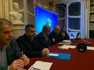 Un momento della tavola rotonda: da sinistra Robertino Uda, Franco Saba, Cristiano Erriu, Pietro Ciarlo e Laura Cappelli