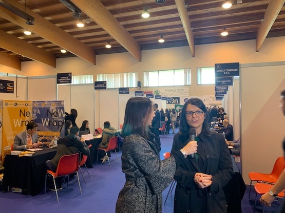 Cagliari. Maria Chiara Di Guardo intervistata da Manuela Salis (Sardegna Uno) alla presentazione del CareerDay2019