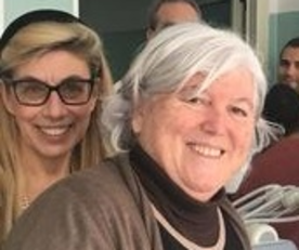 Da sinistra. Elisabetta Cotti con il rettore dell'Universit&agrave; di Cagliari, Maria Del Zompo (archivio unica.it)