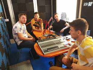 Unica Radio, staff al lavoro. (archivio unica.it)