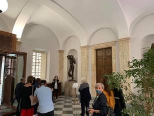 L'inaugurazione della mostra nell'atrio di Palazzo Belgrano