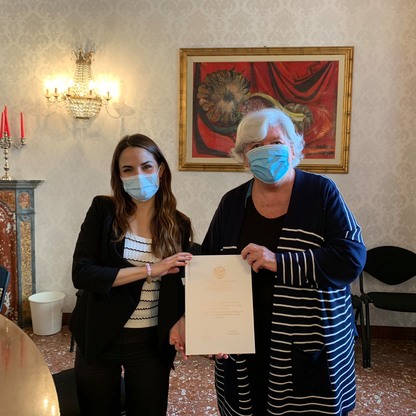 Francesca Todde con Maria Del Zompo, Rettore dell'Universit&agrave; di Cagliari (foto Sergio Nuvoli)