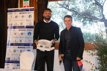 Pula. Da sinistra, il bomber Joao Pedro con Gianfranco Zola