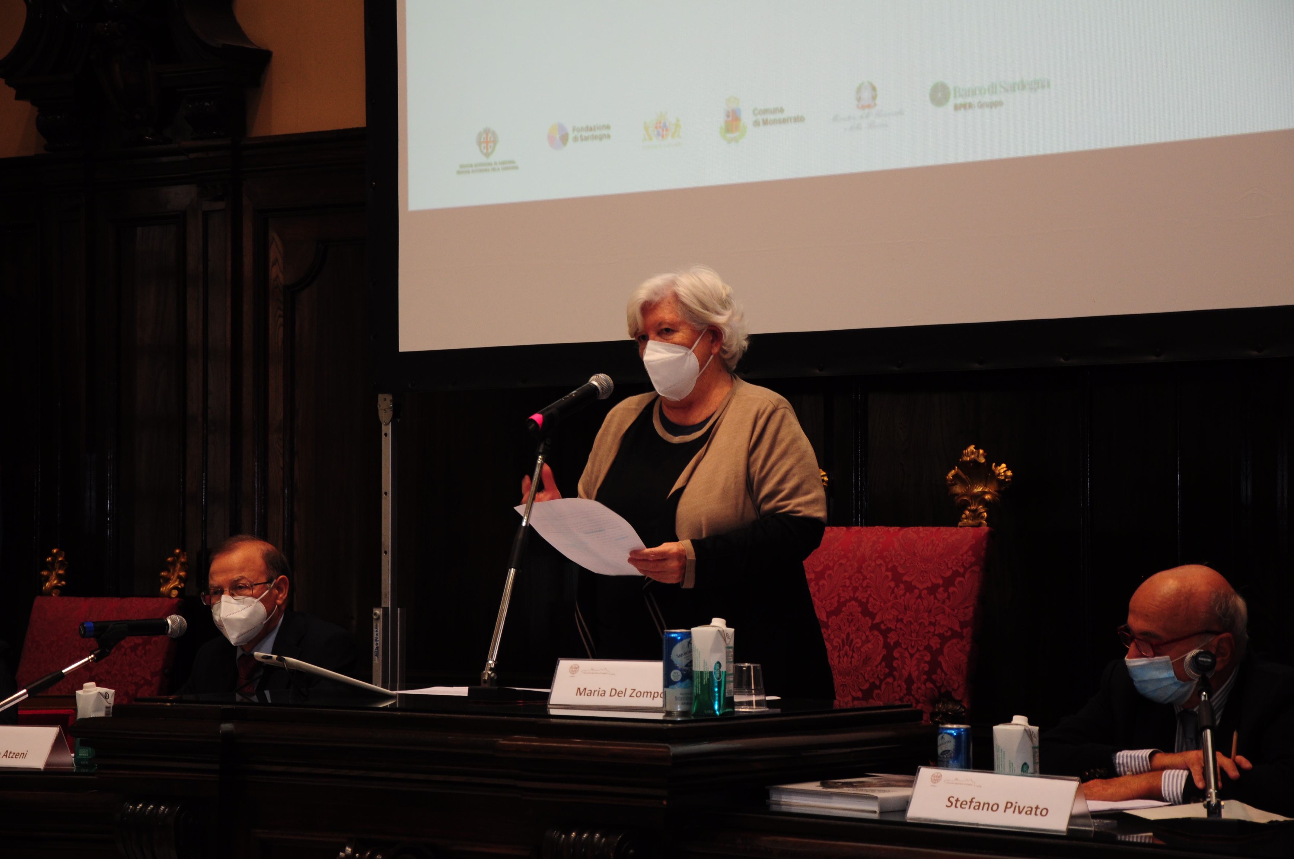 Il Rettore Maria Del Zompo apre l'iniziativa