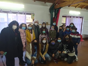 Foto di gruppo finale in un pomeriggio certamente memorabile per i giovani partecipanti