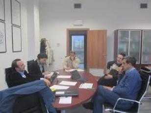 Monserrato (CA). Immagini tratte da una riunione del gruppo di CentraLabs, guidato da Paolo Fadda e Gianfranco Fancello, in primo piano a destra e a sinistra