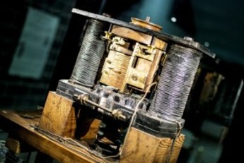 Monserrato. La conoscenza e le testimonianze del passato per poter affrontare presente e futuro: il Museo di fisica in Cittadella a Monserratofisica.jpg