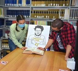 La sagoma di Patrick in Biblioteca