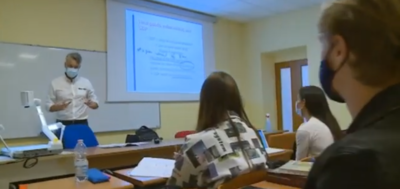 Lezione in aula ai tempi del COVID