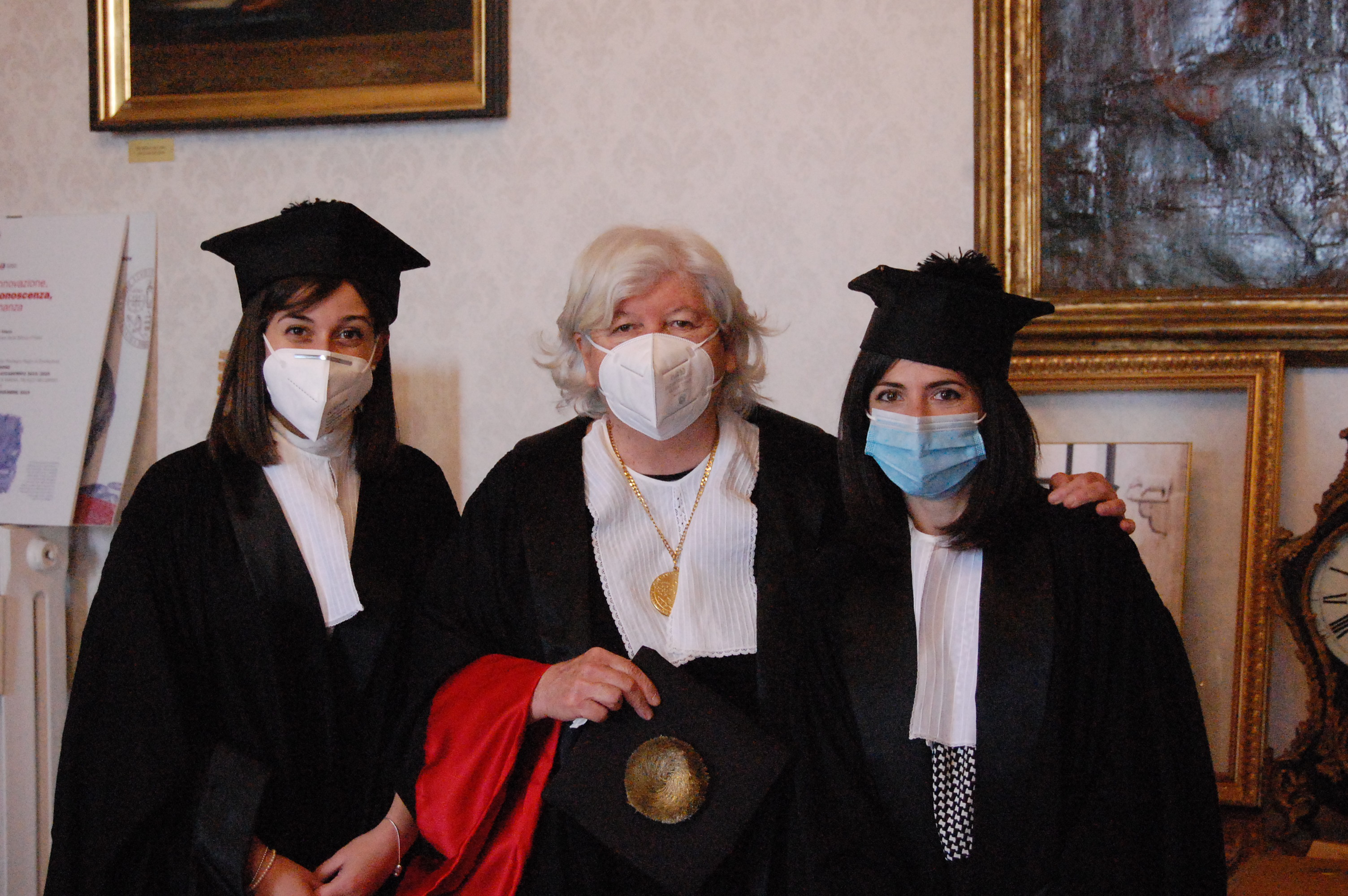 Il Rettore con Piera Caocci (a sinistra), rappresentante degli studenti, e Marta Costa, in rappresentanza del personale tecnico-amministrativo e bibliotecario