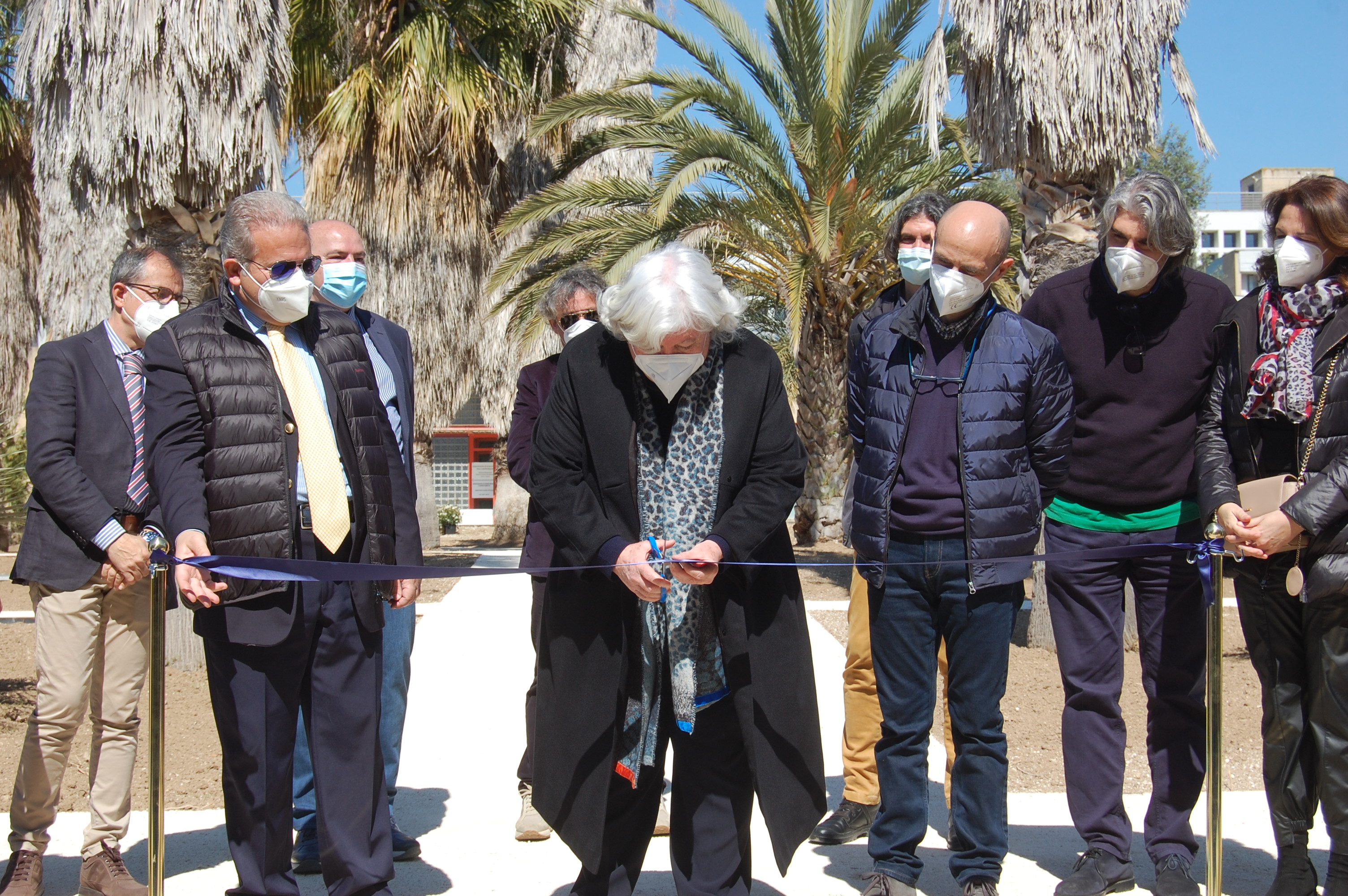 Il taglio del nastro