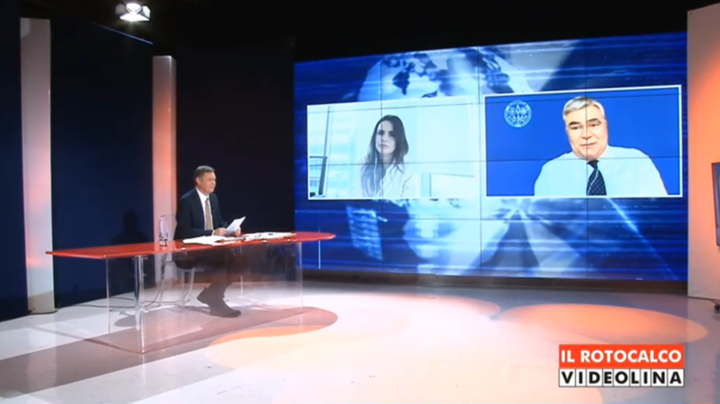 Riccardo De Lisa in collegamento con lo studio di Videolina, intervistato da Stefano Birocchi accanto a Mariangela Pira