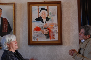 Maria Del Zompo con Angelo Liberati davanti al ritratto