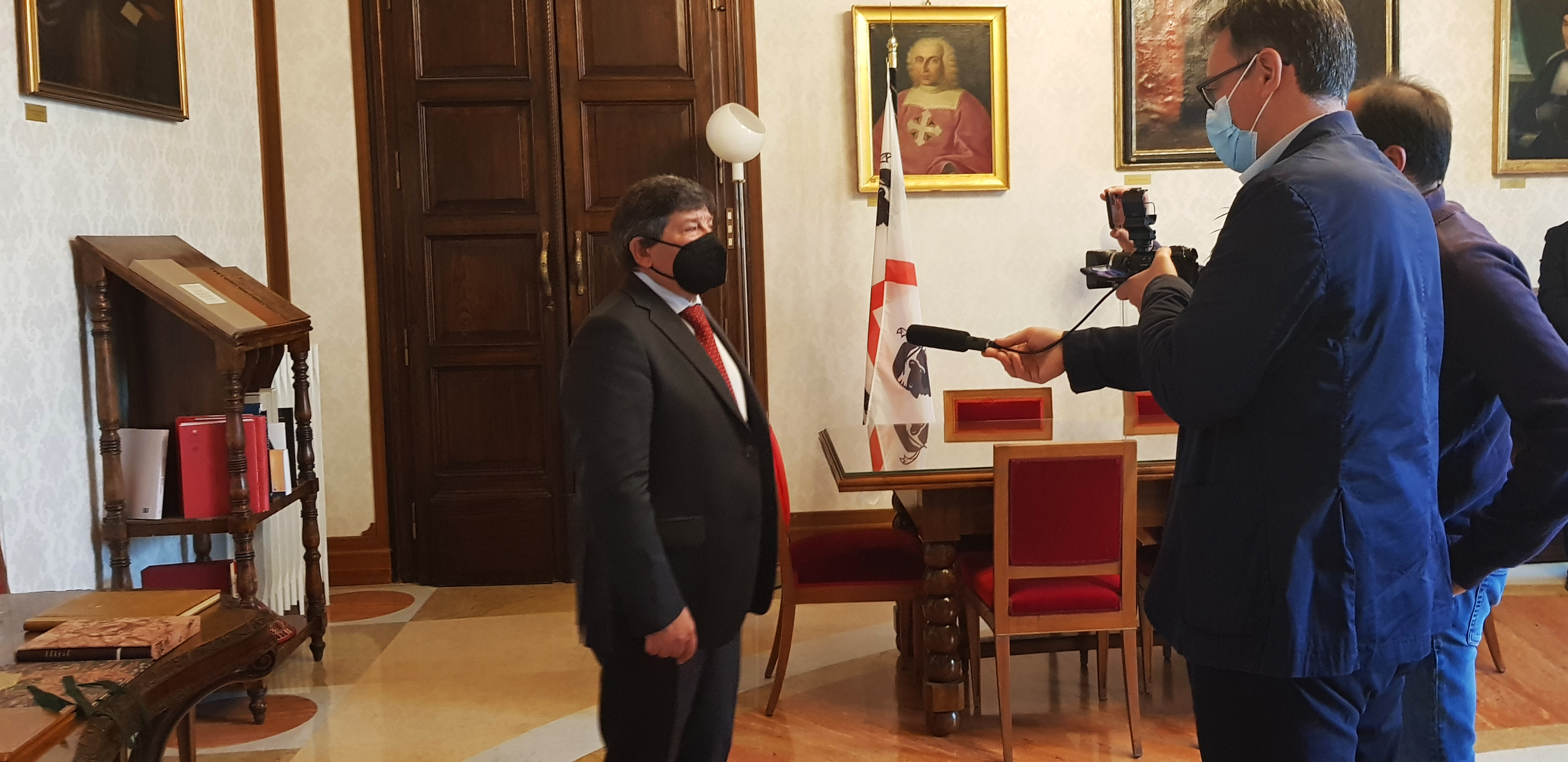 Francesco Mola intervistato da Mauro Madeddu (L'Unione Sarda) e da Stefano Birocchi (Videolina)