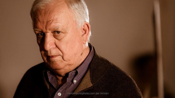 Silvano Tagliagambe è professore emerito di Filosofia della scienza dell'Università di Sassari