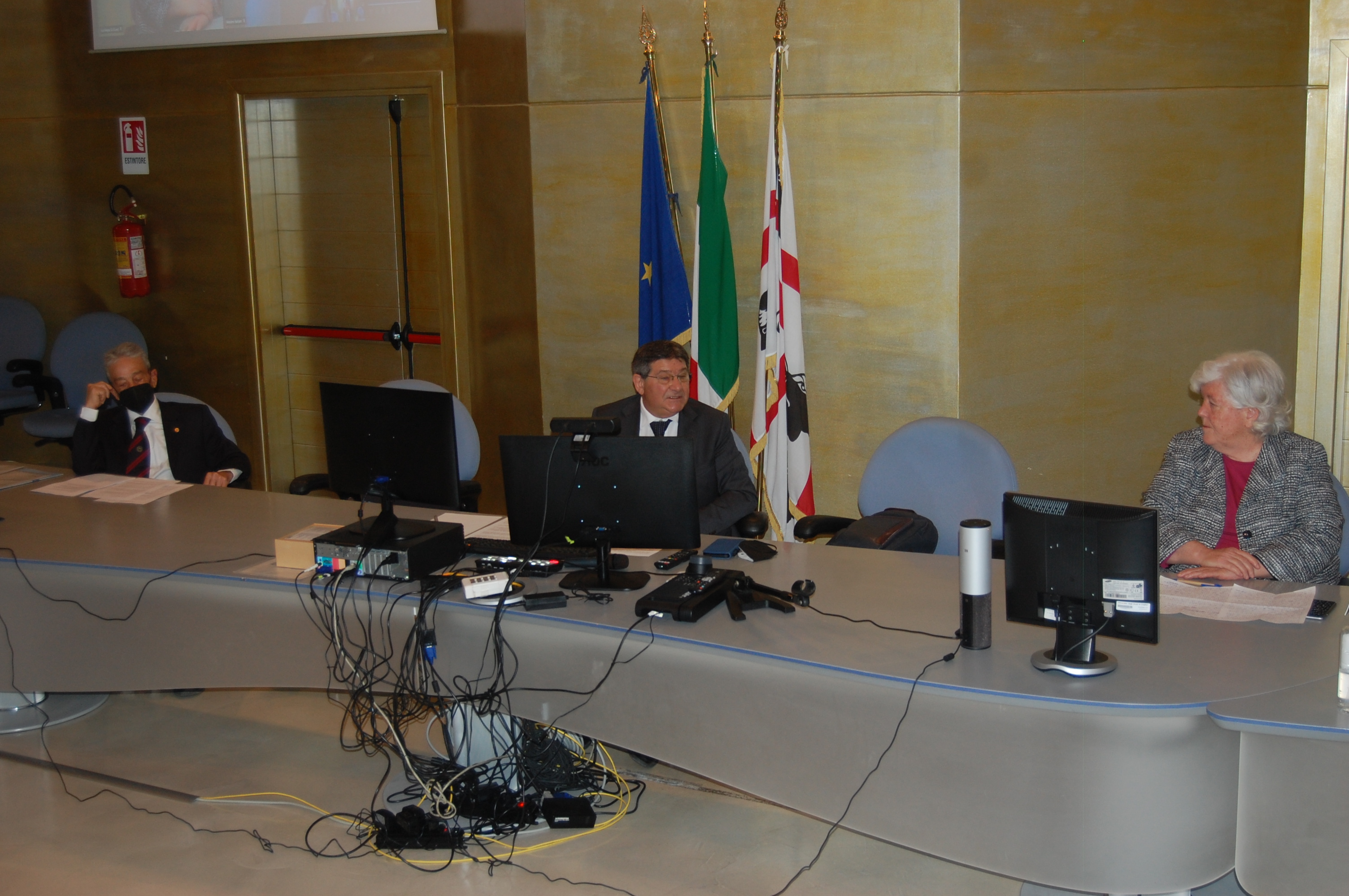 Il Rettore Francesco Mola apre il seminario con Francesco Ginesu e Maria Del Zompo
