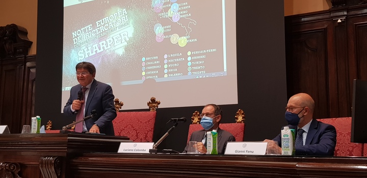 Cagliari. Una fase della presentazione della Notte in aula magna. Da sinistra, Francesco Mola, Luciano Colombo e Gianni Fenu