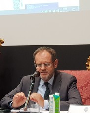 Il professor Luciano Colombo, prorettore alla ricerca e presidente della commissione d'ateneo per l’accesso aperto alla letteratura scientifica