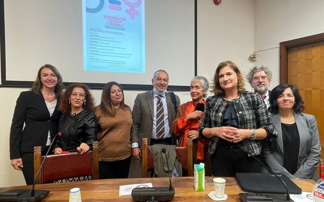 Sestu. Da sinistra, Valeria Aresti, Paola Secci, Ilaria Addis, Paolo De Angelis, Daniela Pinna, Cristina Ornano, Antioco Floris ed Elisabetta Gola