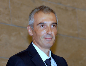 Partecipa, tra gli altri, anche Alessandro Guarracino, assessore del Comune di Cagliari per l'innovazione tecnologica, l'ambiente e le politiche del mare