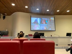 Un momento del dibattito