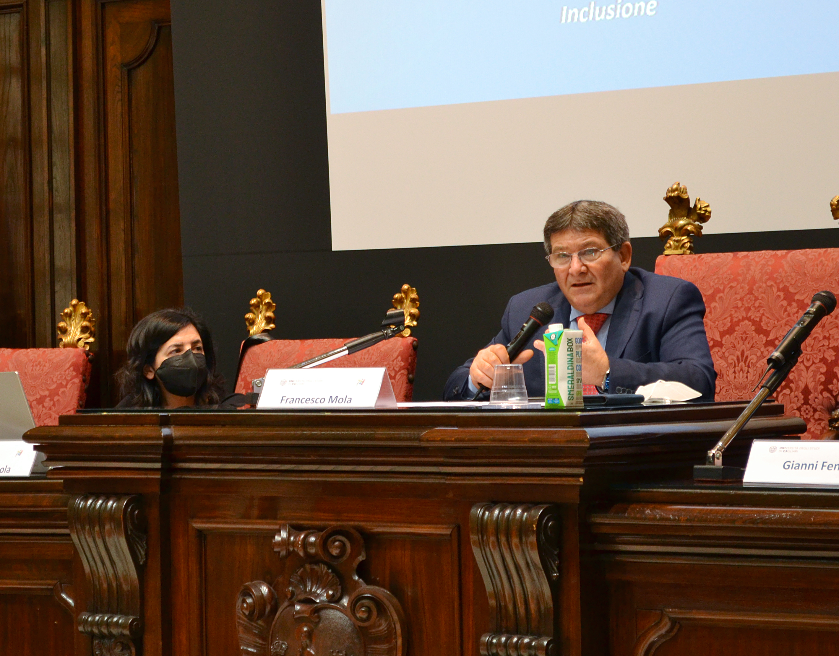 Il Rettore durante la conferenza stampa