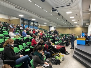 Monserrato. Pazienti, con assistenti e familiari,specialisti, esperti e studiosi hanno gremito l'aula magna "Alberto Boscolo"