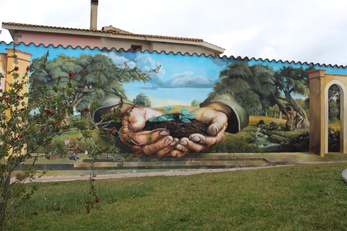 Uno dei murales presenti nel paese di Ussaramanna