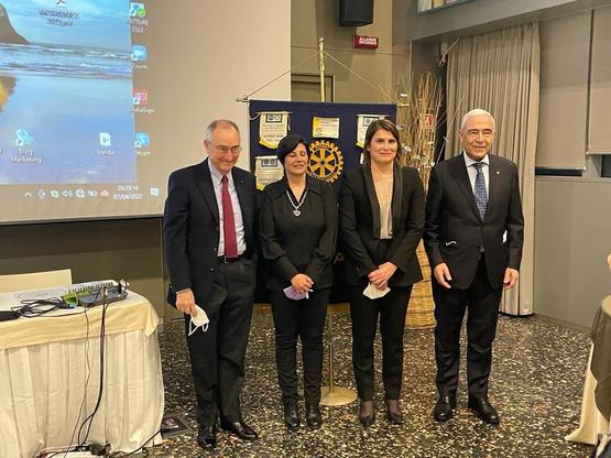 Da sinistra, Giorgio La Nasa, Giorgia Antoni, Clelia Madeddu e Nico Porcu (Rotary Cagliari)