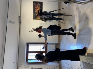 Simona Campus, la curatrice del MUACC, intervistata da Mariangela Lampis per il TG di Videolina