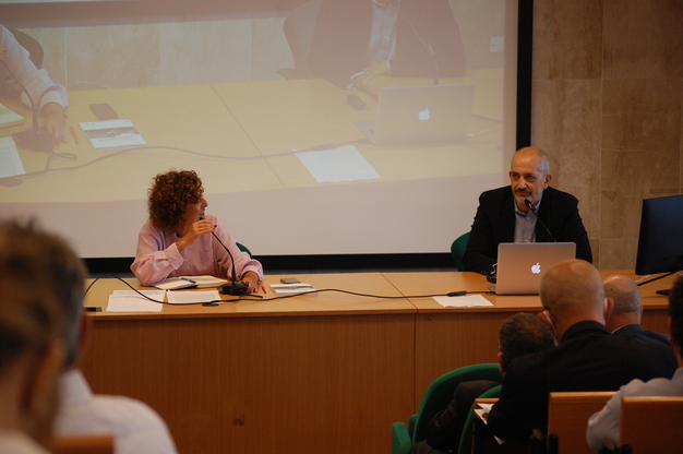 Anna Maria Pinna e Gianfranco Atzeni, direttrice CRENoS e coordinatore del Rapporto 2022