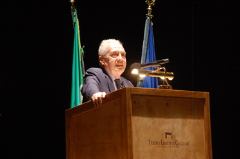 Aldo Accardo durante la prolusione