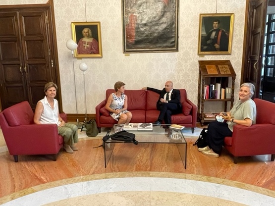 Cagliari. Una fase dell'incontro in rettorato. Da sinistra, Micaela Morelli, Pamela Priori, Dror Edyar e Alessandra Carucci