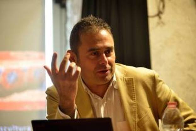 Andrea Pala insegna Storia dell'Arte medievale al Dipartimento di Lettere, lingue e Beni culturali diretto da Ignazio Putzu