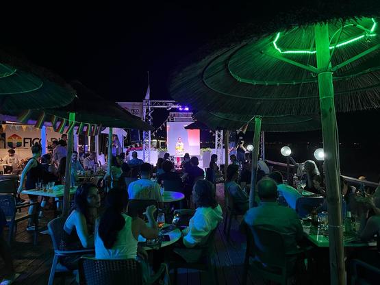 Un format e un luogo nuovo anche per la presentazione. Tra interventi, indicazioni, suggestioni e musica