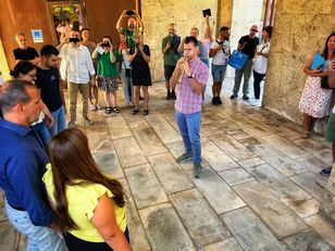 I delegati del progetto Erasmus+ assistono alla performance del suonatore di launeddas Graziano Montisci