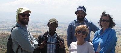 Parte della missione archeologica italo-spagnola con, a destra, Rita Melis e Laura Pioli