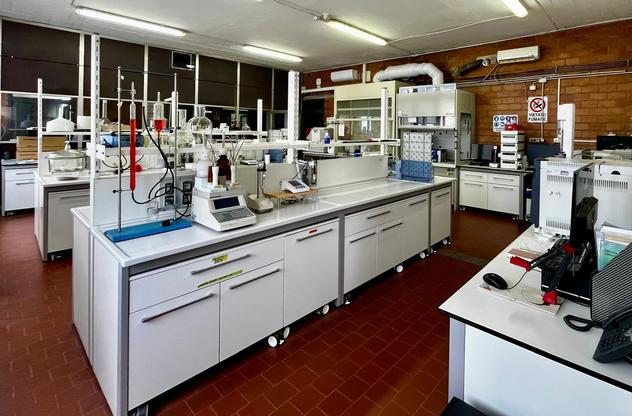Panoramica del Laboratorio di Analisi Chimiche Ambientali del DICAAR