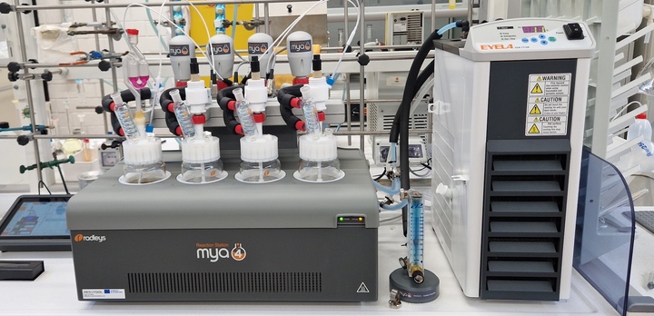 Presso il laboratorio si studiano anche metodi chimici sostenibili per il recupero dei metalli critici da rifiuti e scarti