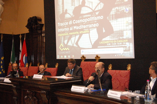 L'avvio del convegno COSMOMED: da sinistra, Raffaele Cattedra, Francesco Atzeni, Francesco Mola, Ignazio Putzu, Franco Carta