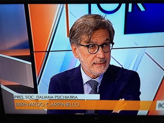 Il professor Bernardo Carpiniello, intervistato in studio da Chiara Zammitti durante "Buongiorno Regione Sardegna"