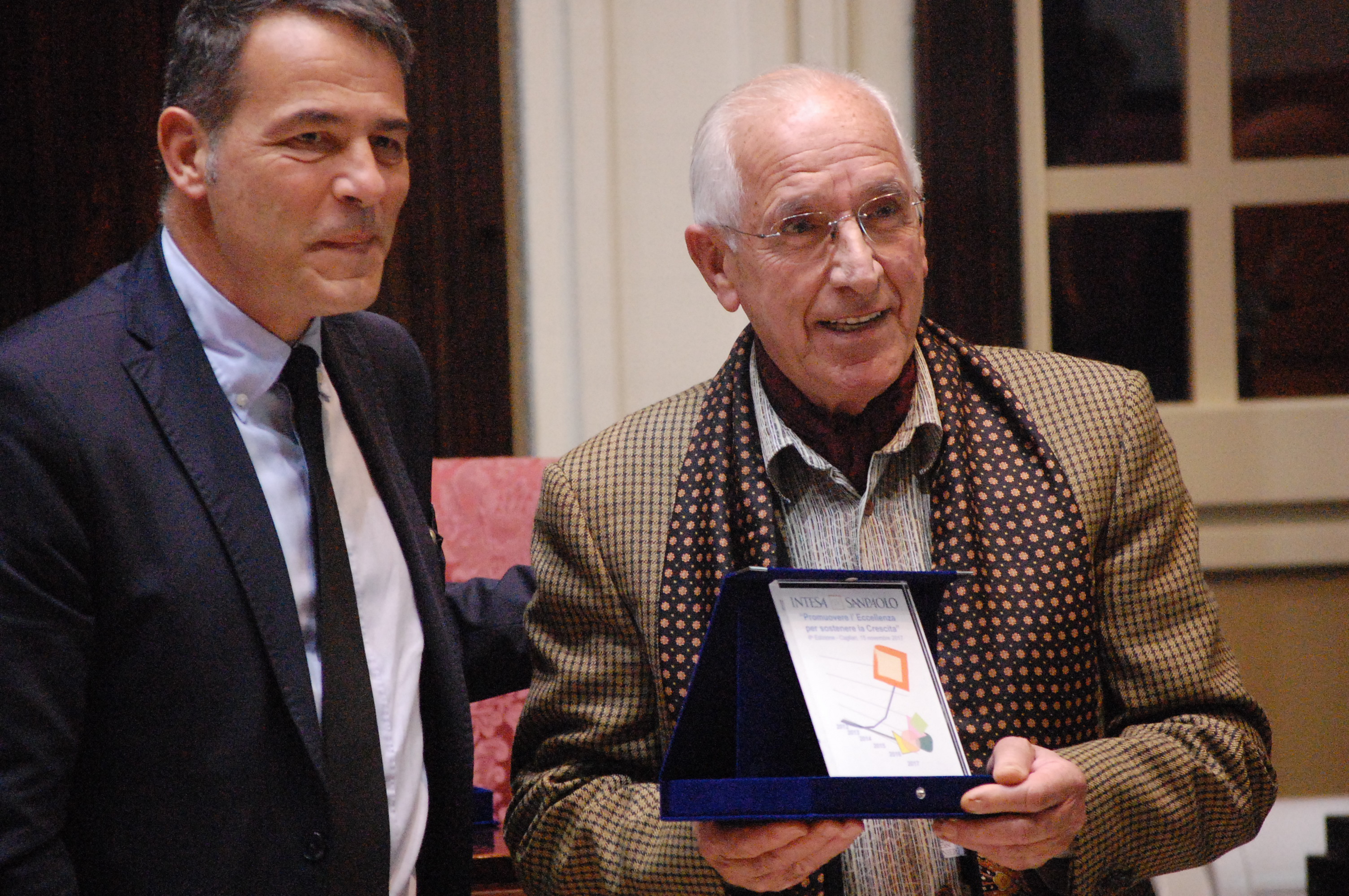 Giuseppe Deiana (L'Unione Sarda) premia le Cantine Depperu