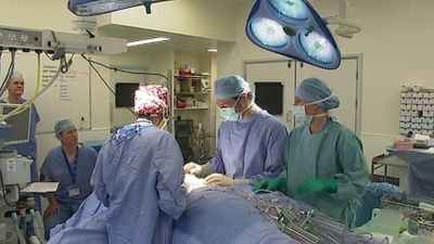 Un intervento guidato dal professor Figus al Norfolk and Norwich University Hospital