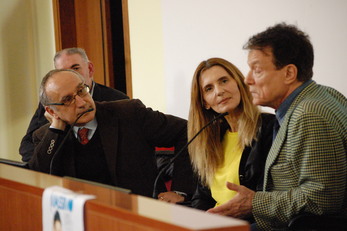 Ignazio Macchiarella e Maria Francesca Chiappe conversano con Massimo Ranieri