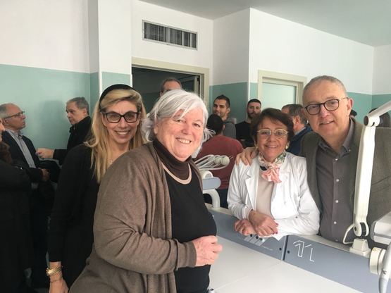 Professionalità e competenza. Da sinistra, Elisabetta Cotti (docente endodonzia), Maria Del Zompo, Gloria Denotti e Giorgio Sorrentino